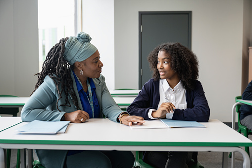 Image for Pupils four times less likely to say they have received substantial guidance on apprenticeships than university